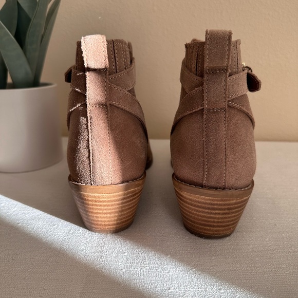 H&M Taupe Suede Stretch Ankle Gold Strap Ankle Booties Women’s EU41 US9.5 India - Picture 9 of 12
